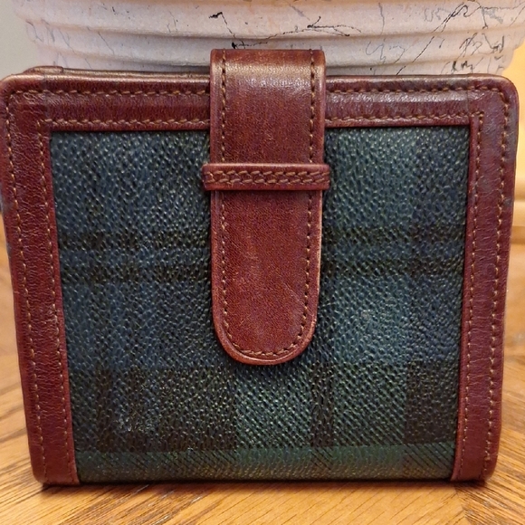 Polo by Ralph Lauren Vintage Leather Bifold Wallet - Picture 2 of 16